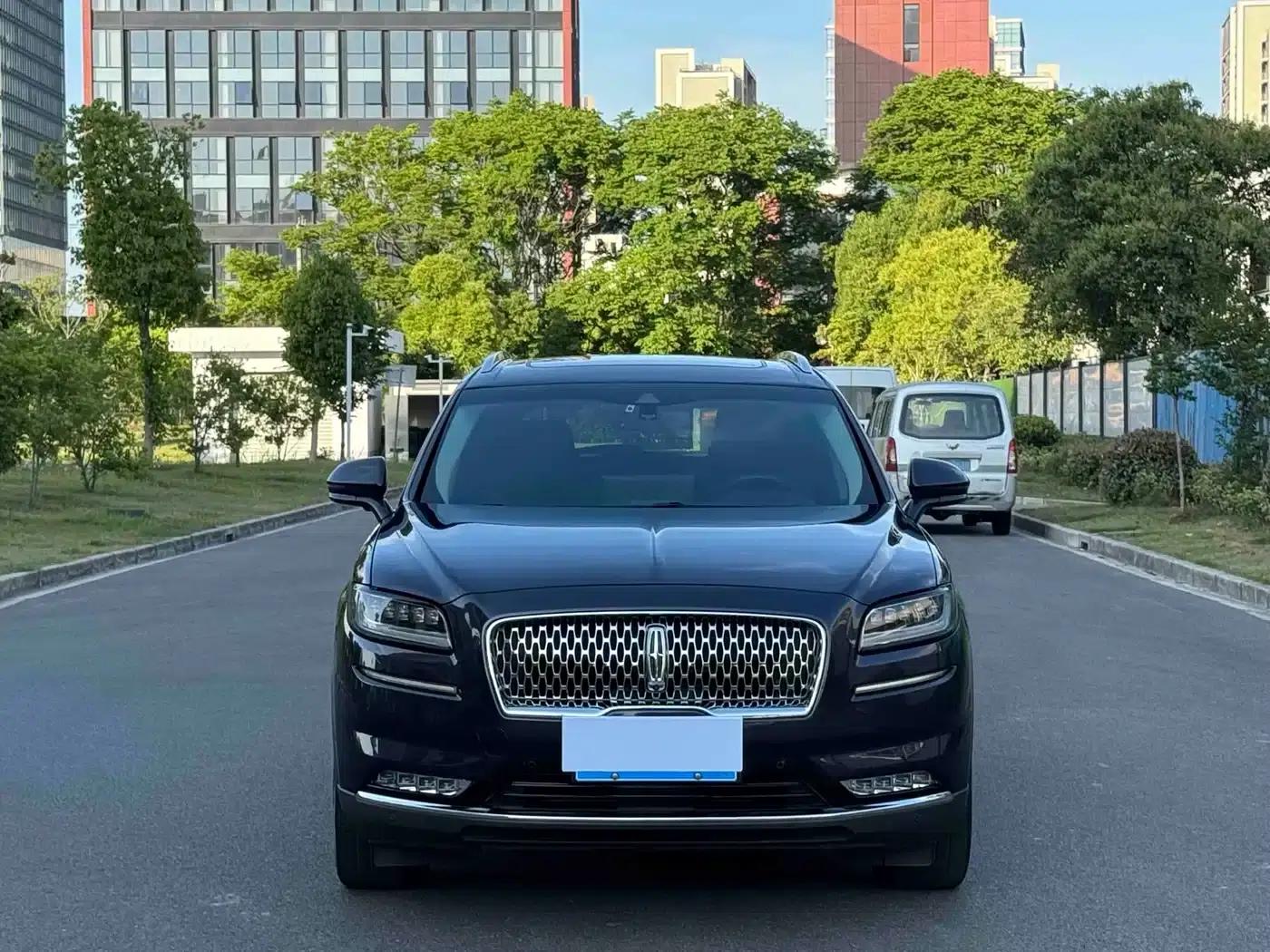Navigator 2021 Facelift 2.7T AWD Premium Edition — миниатюра 2