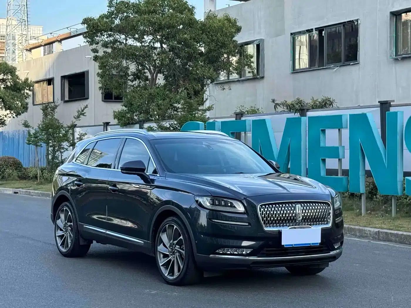 Navigator 2021 Facelift 2.7T AWD Premium Edition — миниатюра 3