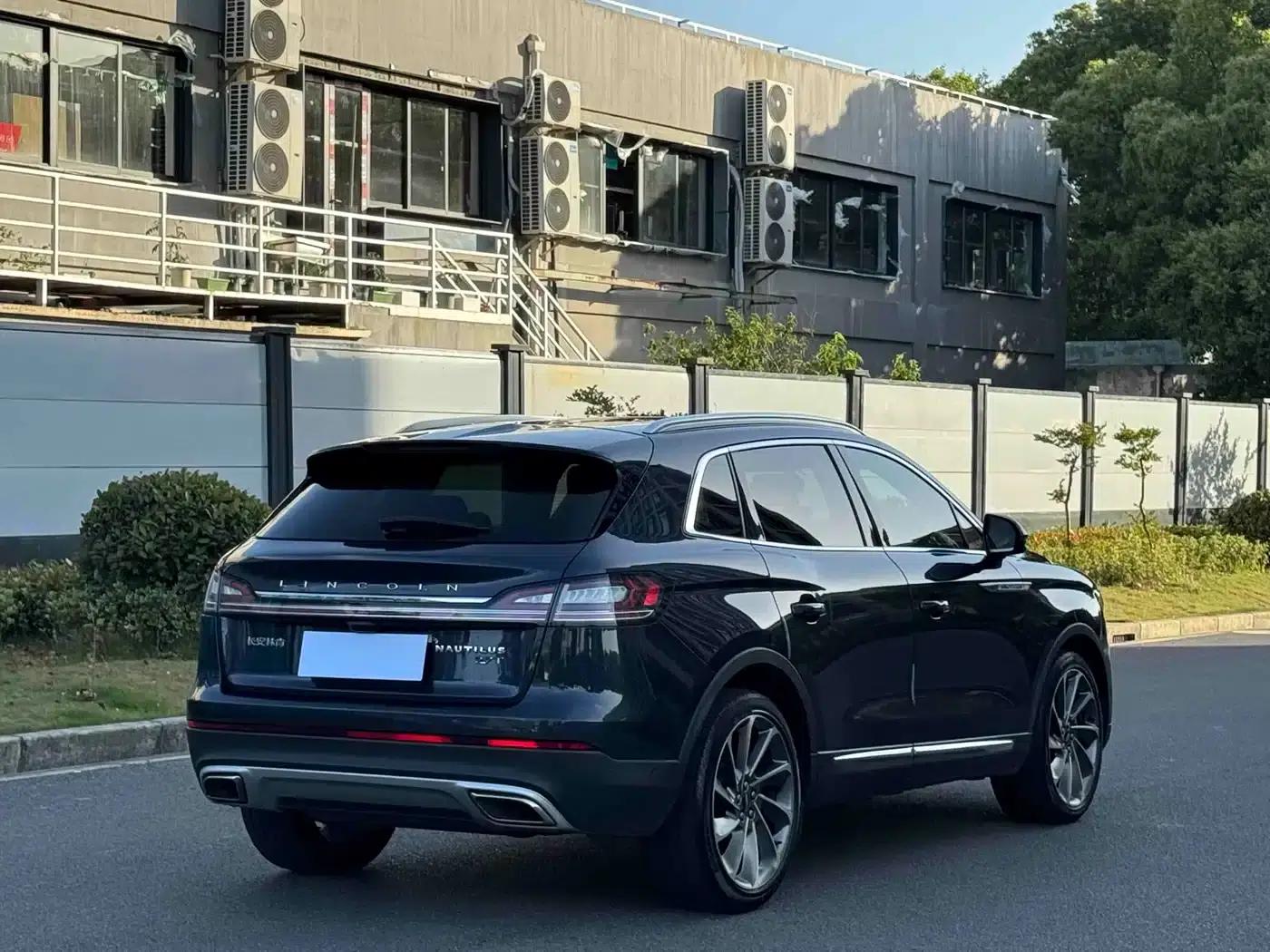Navigator 2021 Facelift 2.7T AWD Premium Edition — миниатюра 4