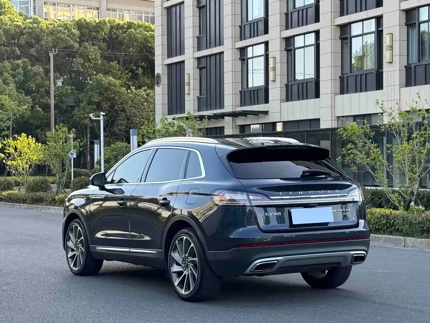 Navigator 2021 Facelift 2.7T AWD Premium Edition — миниатюра 6
