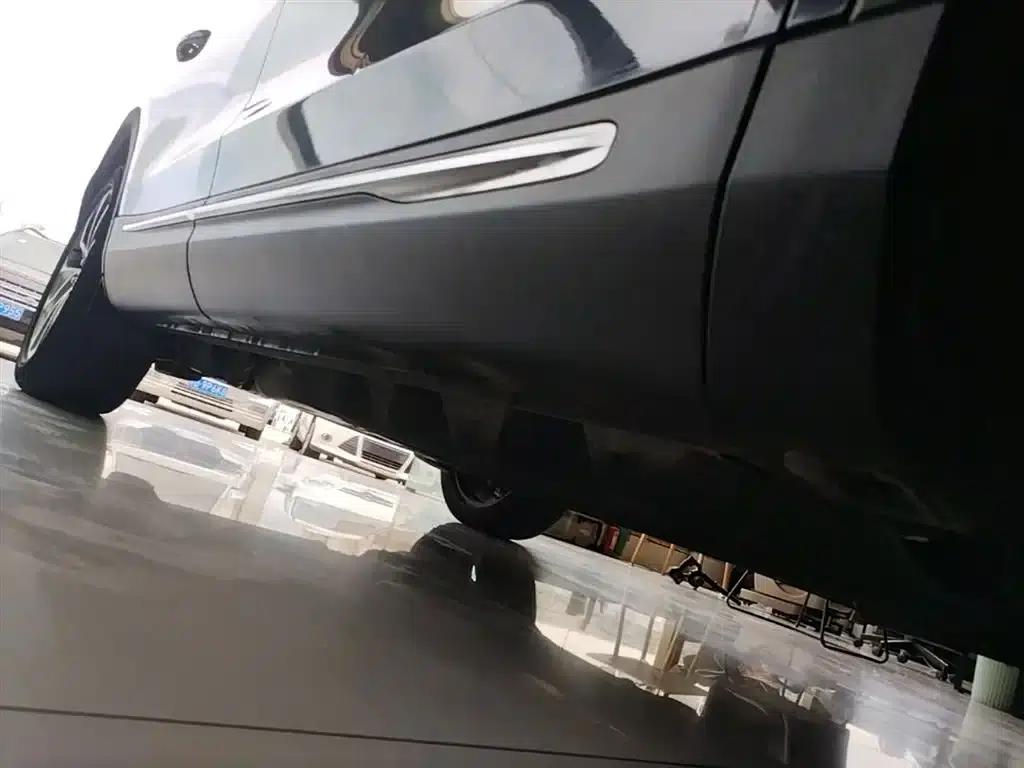 Navigator 2021 2.0T AWD Premium Edition — миниатюра 21