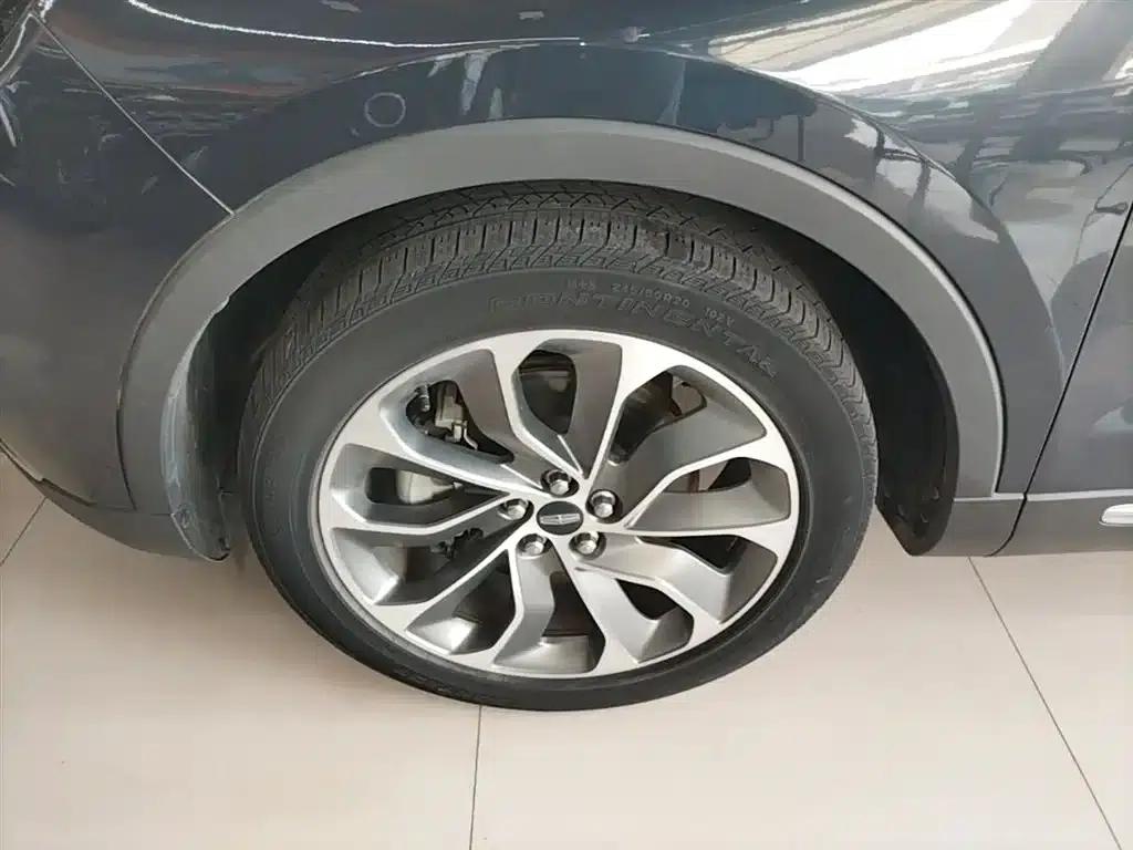Navigator 2021 2.0T AWD Premium Edition — миниатюра 23