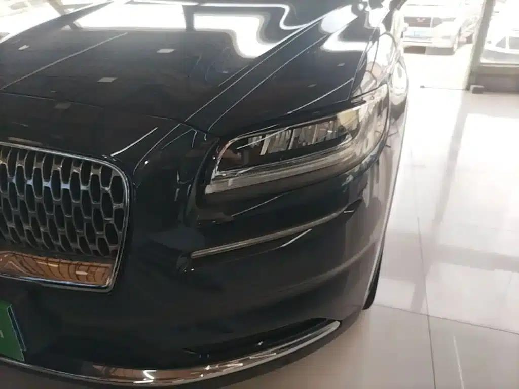 Navigator 2021 2.0T AWD Premium Edition — миниатюра 24