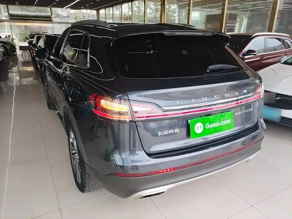 Navigator 2021 2.0T AWD Premium Edition — миниатюра 5
