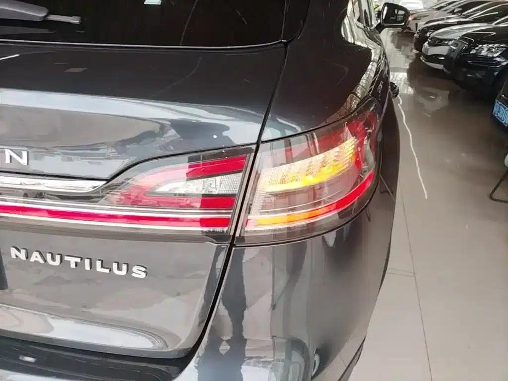 Navigator 2021 2.0T AWD Premium Edition — миниатюра 8
