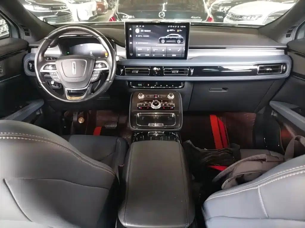 Navigator 2021 2.0T AWD Premium Edition — миниатюра 10