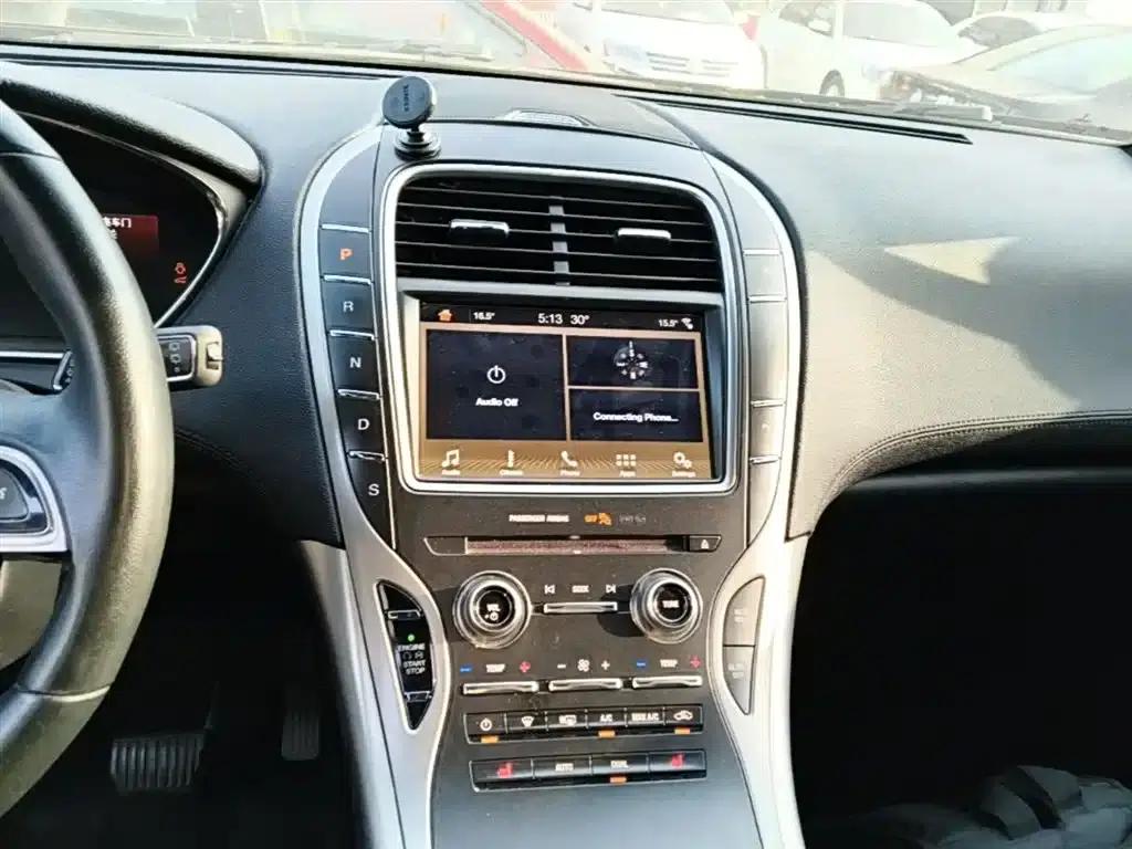 Navigator (Imported) 2019 2.0T 2WD Premium Edition (China VI Emission Standard) — миниатюра 13