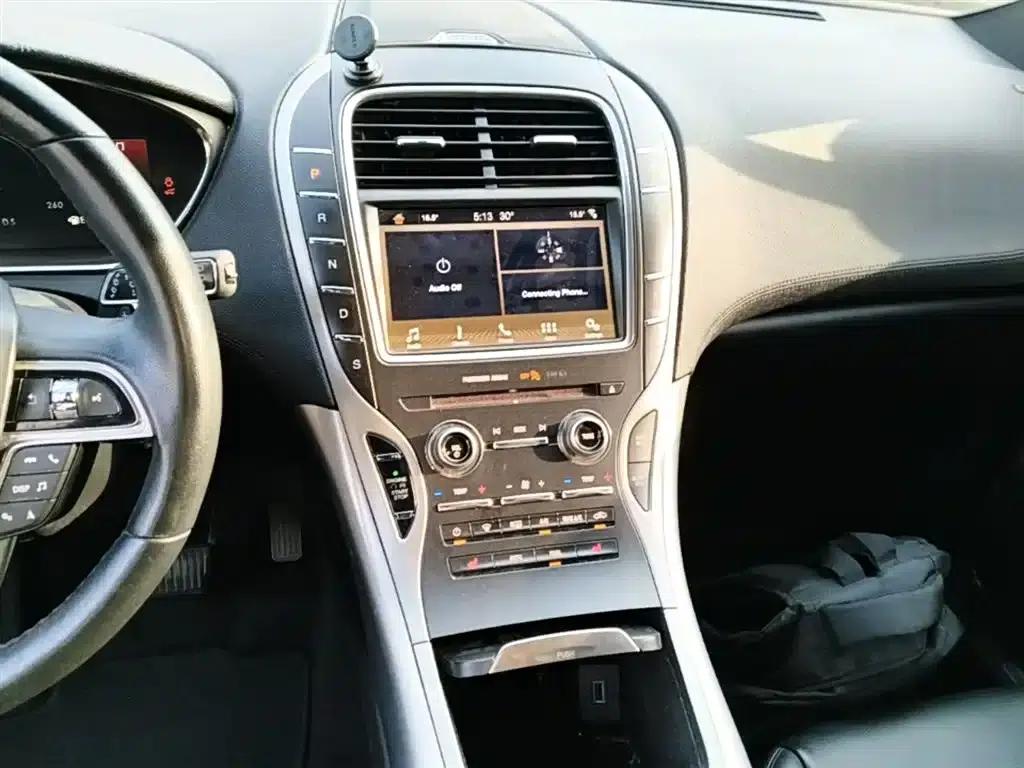 Navigator (Imported) 2019 2.0T 2WD Premium Edition (China VI Emission Standard) — миниатюра 14