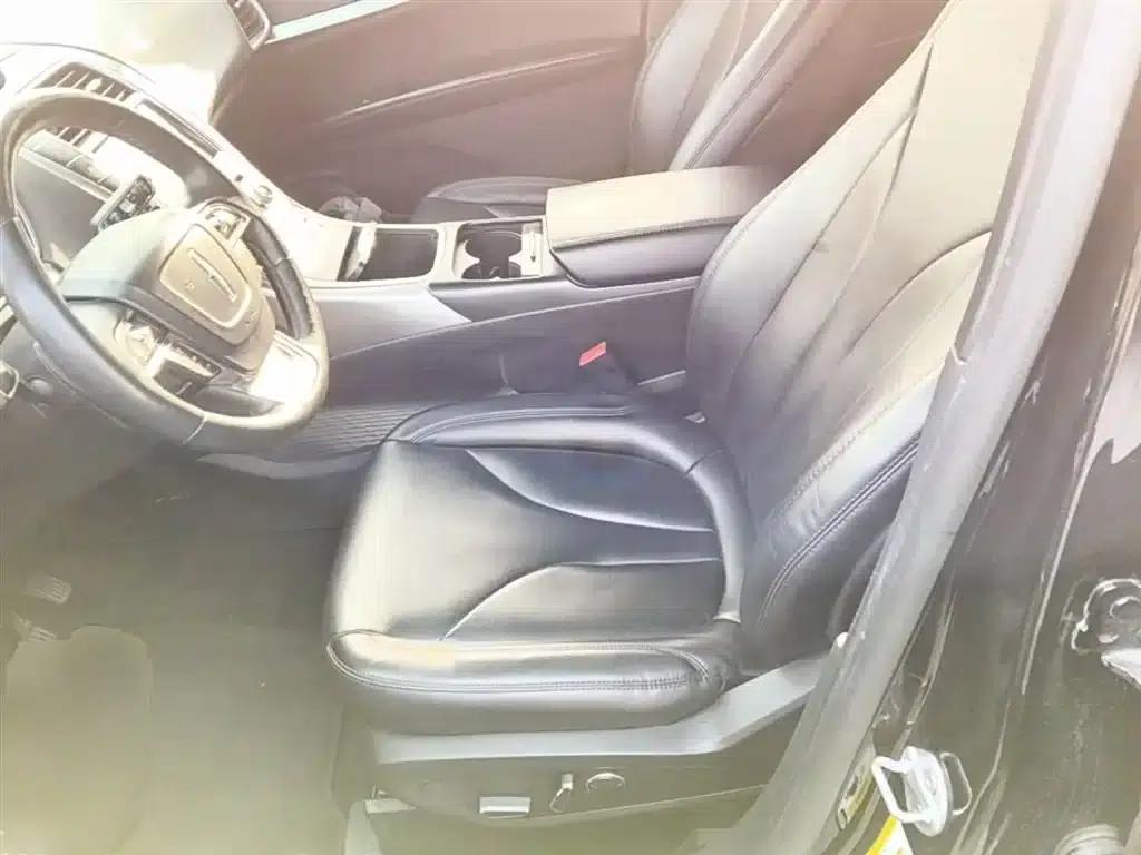 Navigator (Imported) 2019 2.0T 2WD Premium Edition (China VI Emission Standard) — миниатюра 15