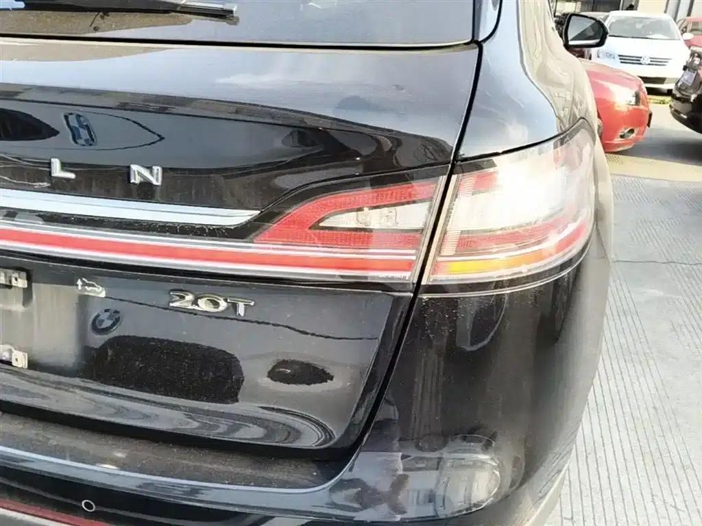 Navigator (Imported) 2019 2.0T 2WD Premium Edition (China VI Emission Standard) — миниатюра 8