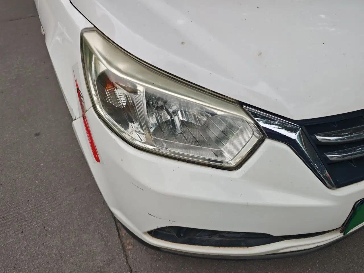Venucia R50 2015 1.6L Manual Fashion Edition — миниатюра 7