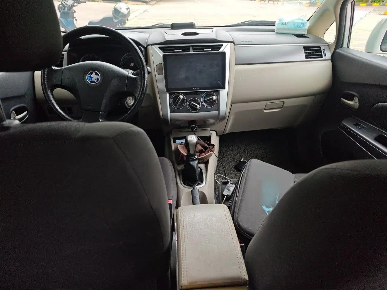 Venucia R50 2015 1.6L Manual Fashion Edition — миниатюра 10