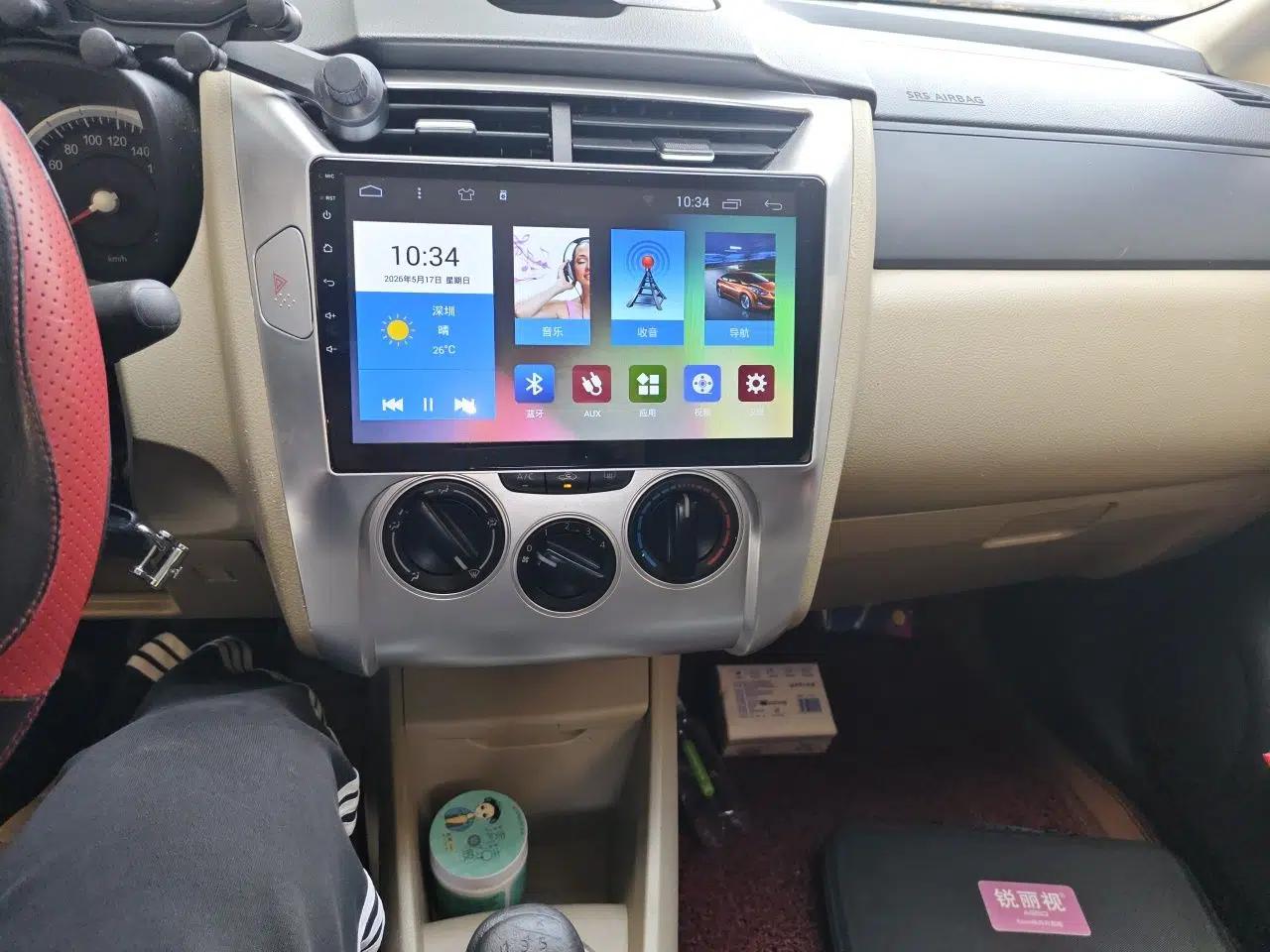 Venucia R50 2013 1.6L Manual Fashion Edition — миниатюра 14