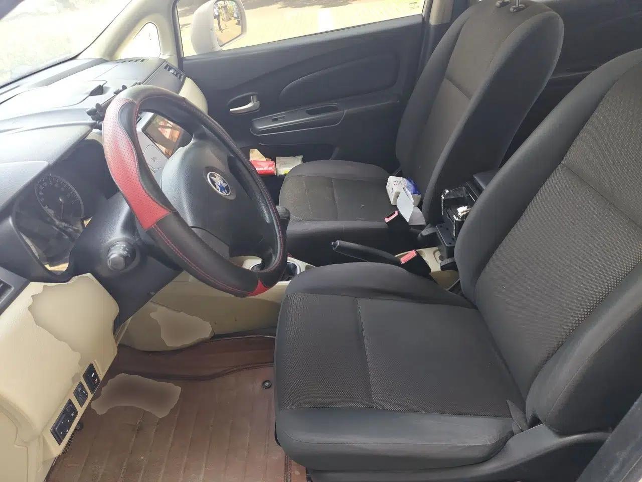 Venucia R50 2013 1.6L Manual Fashion Edition — миниатюра 16