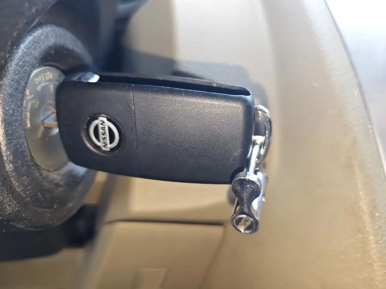 Venucia R50 2013 1.6L Manual Fashion Edition — миниатюра 9