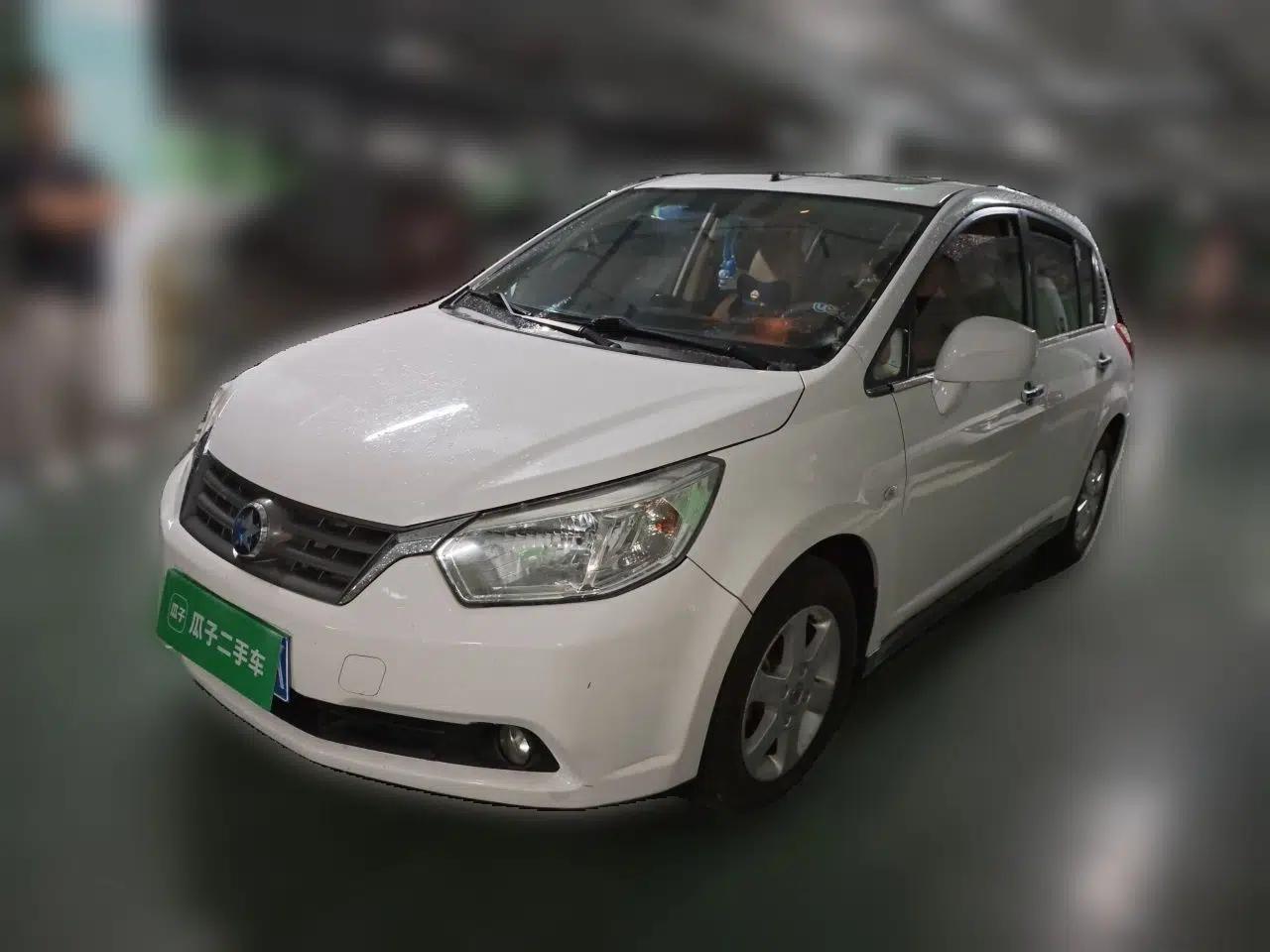 Venucia R50 2012 1.6L Automatic Prestige Edition — миниатюра 1