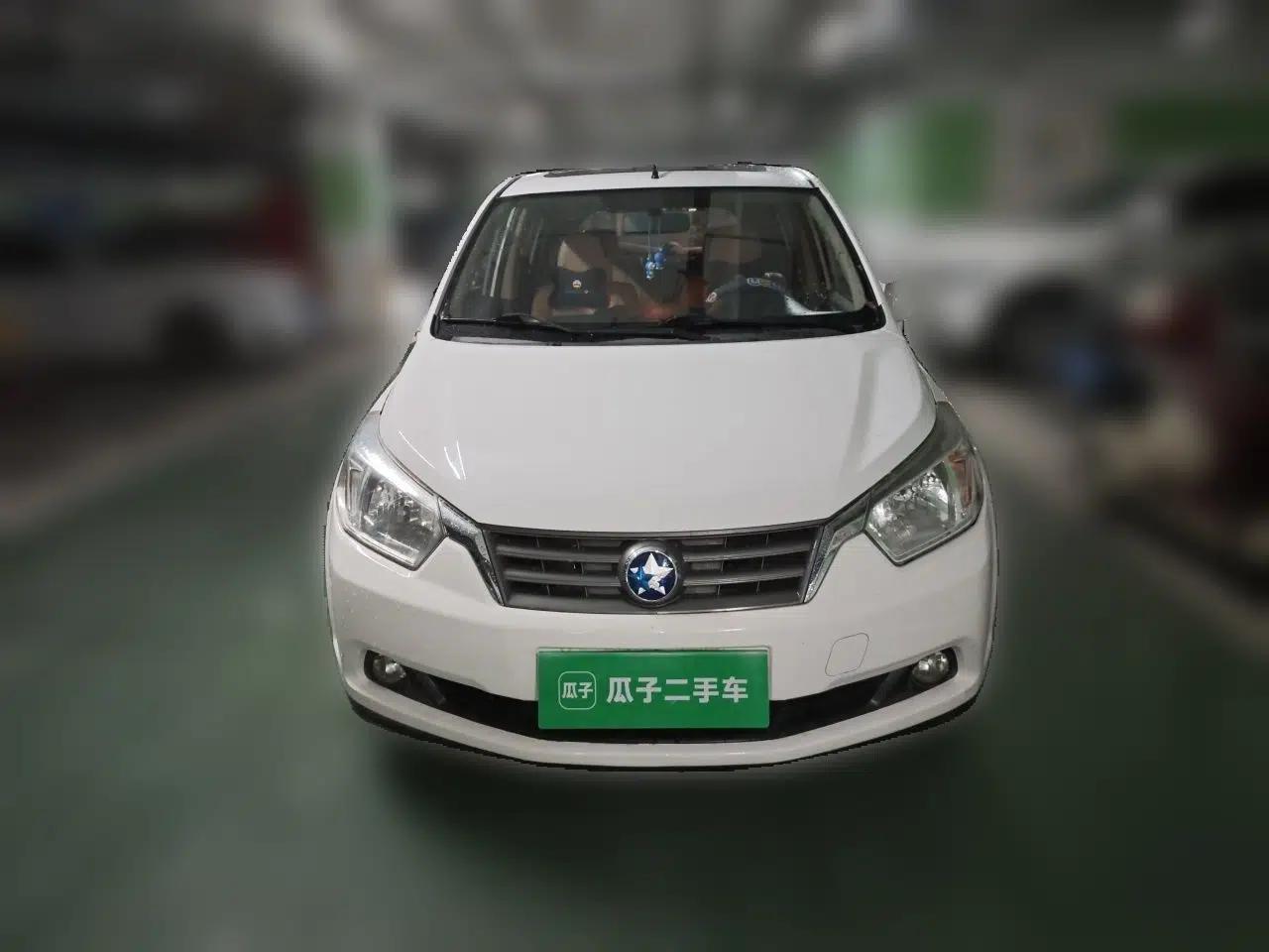 Venucia R50 2012 1.6L Automatic Prestige Edition — миниатюра 2