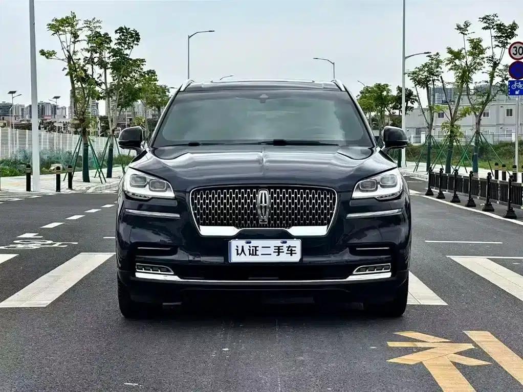 2020 Aviator 3.0T V6 AWD Executive Edition — миниатюра 2
