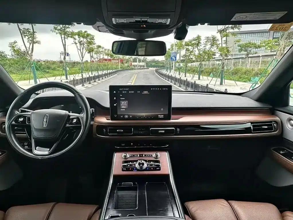 2020 Aviator 3.0T V6 AWD Executive Edition — миниатюра 9