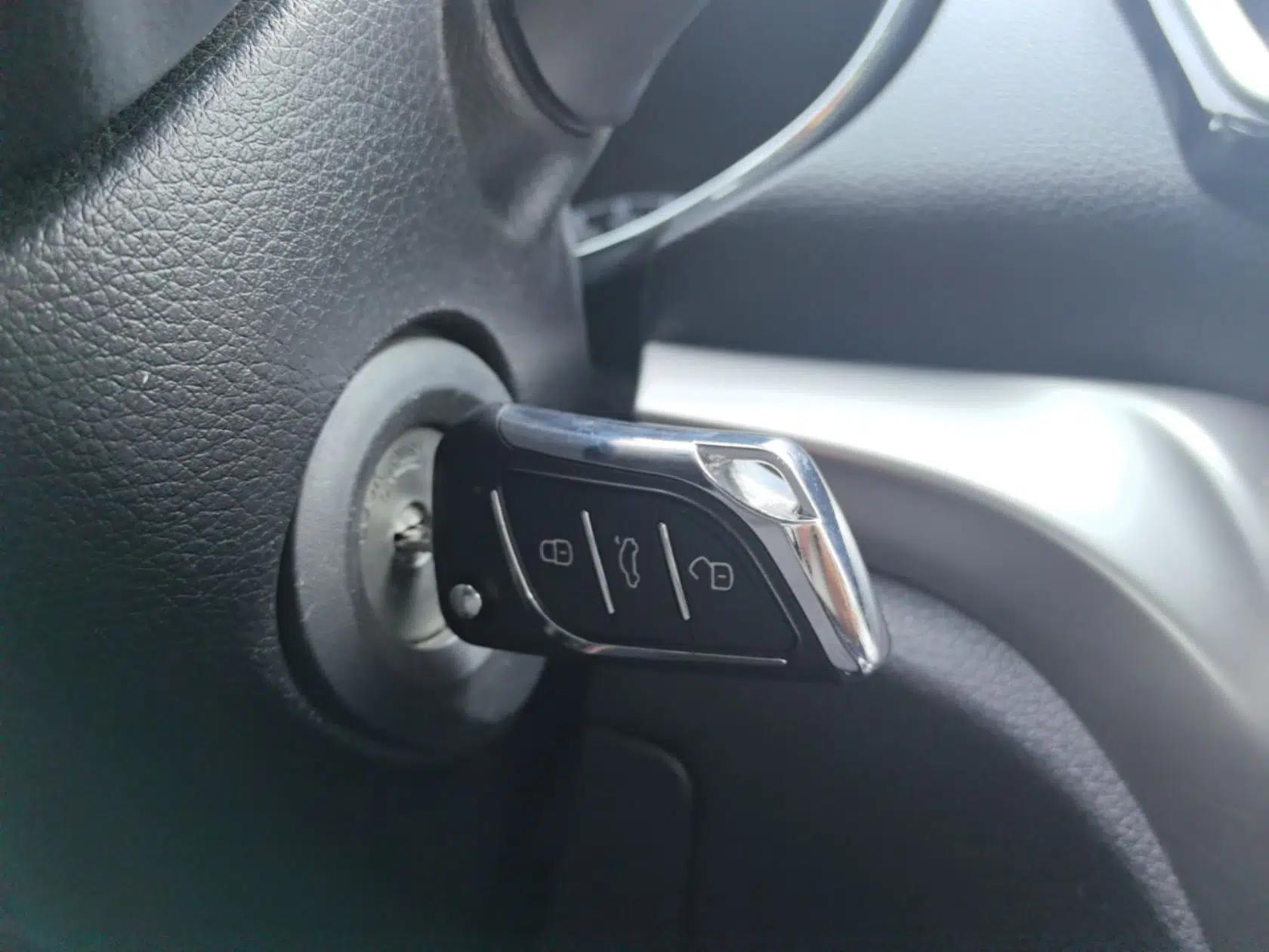Venucia T70 2016 1.6L Manual Ruixing Edition — миниатюра 12