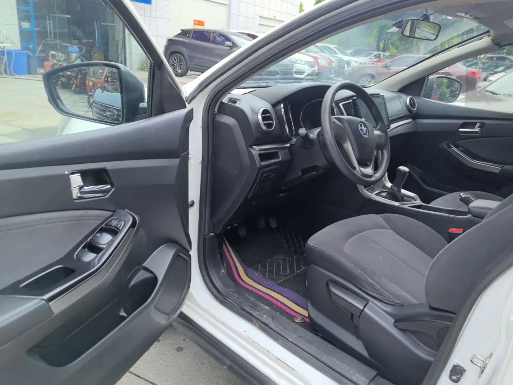 Venucia T70 2016 1.6L Manual Ruixing Edition — миниатюра 19
