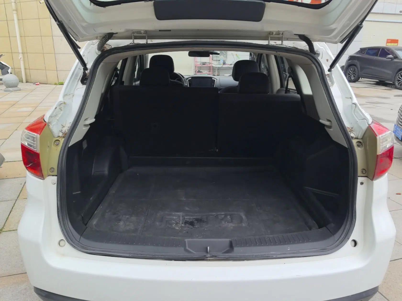 Venucia T70 2016 1.6L Manual Ruixing Edition — миниатюра 22