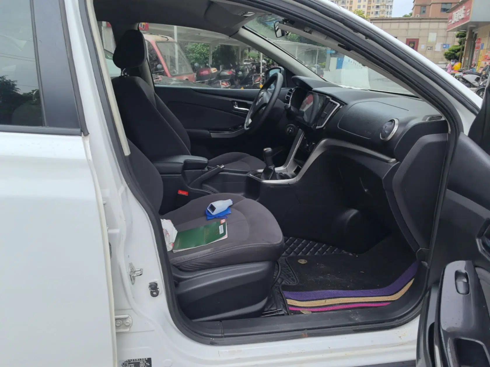 Venucia T70 2016 1.6L Manual Ruixing Edition — миниатюра 23