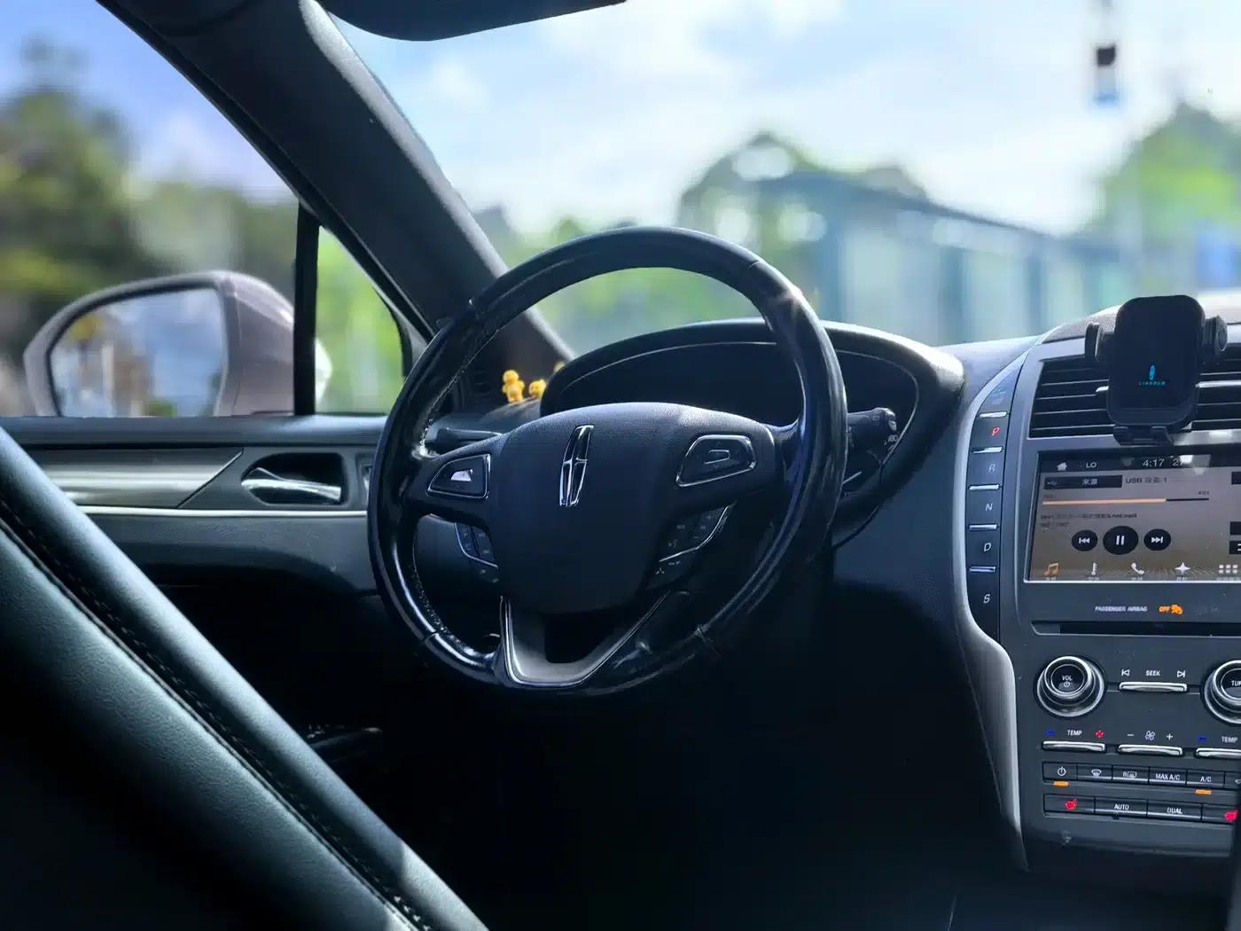 Lincoln MKC 2017 2.0T Two-Wheel Drive Premium Edition — миниатюра 14
