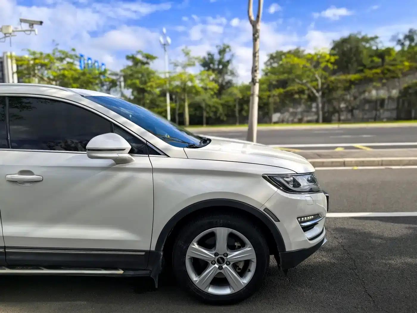 Lincoln MKC 2017 2.0T Two-Wheel Drive Premium Edition — миниатюра 19