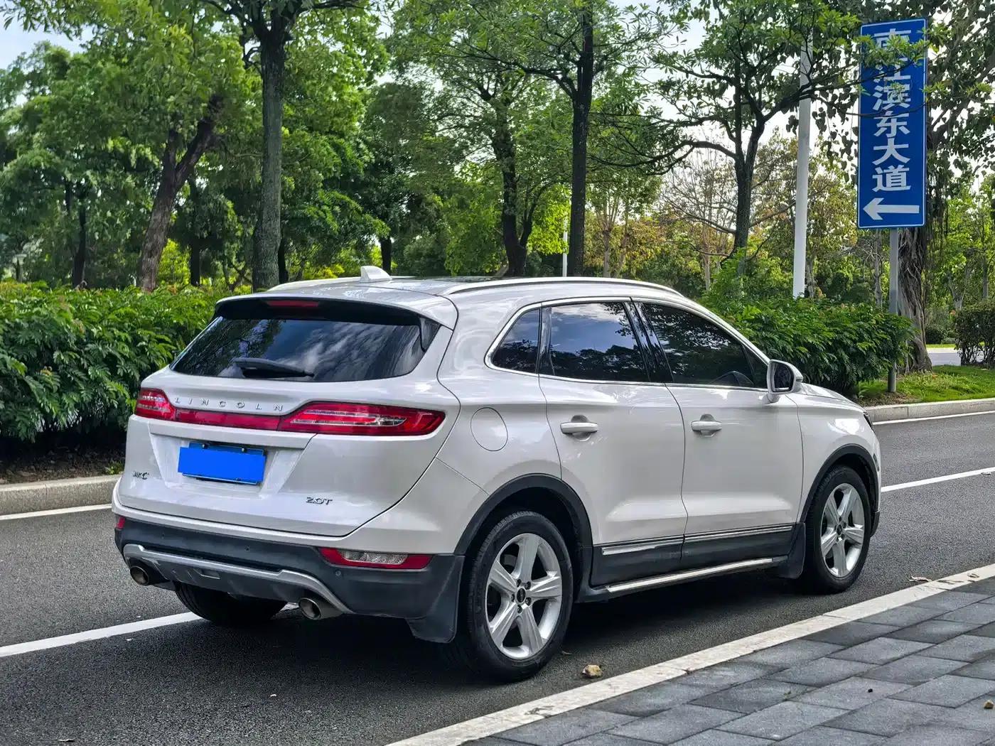 Lincoln MKC 2017 2.0T Two-Wheel Drive Premium Edition — миниатюра 20