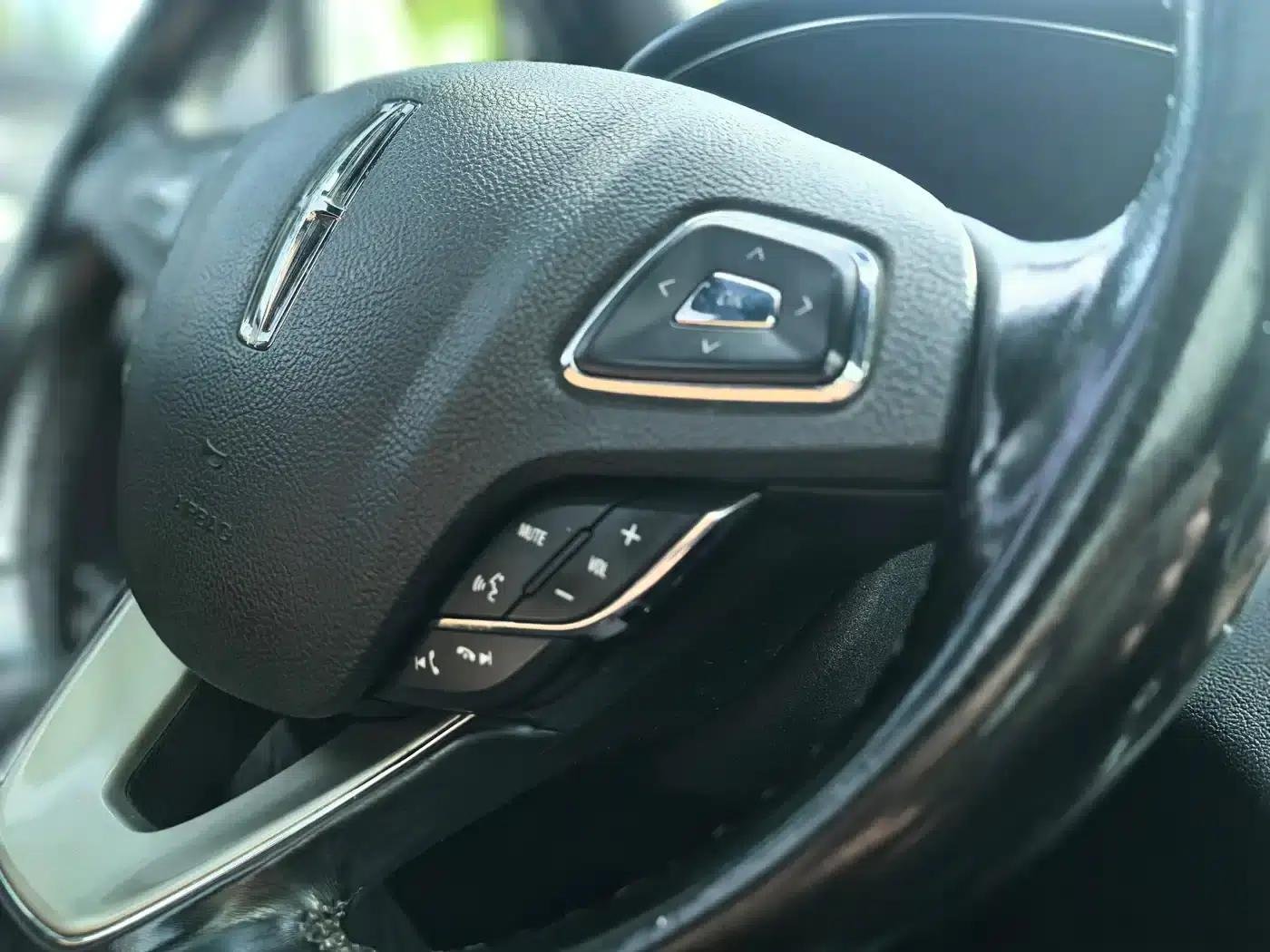 Lincoln MKC 2017 2.0T Two-Wheel Drive Premium Edition — миниатюра 28