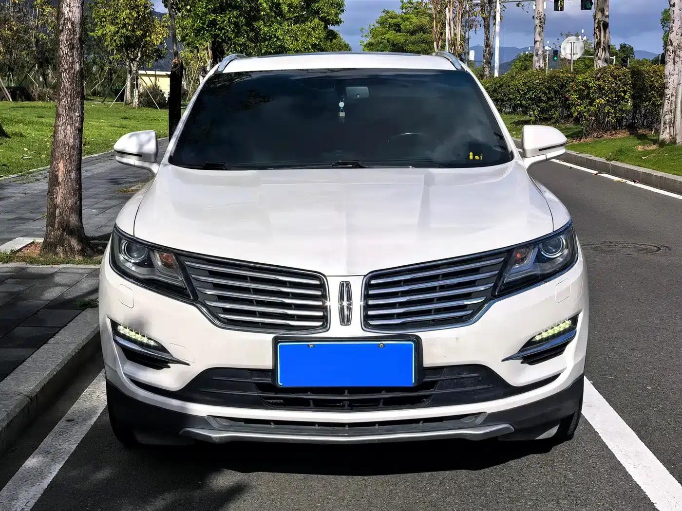 Lincoln MKC 2017 2.0T Two-Wheel Drive Premium Edition — миниатюра 5