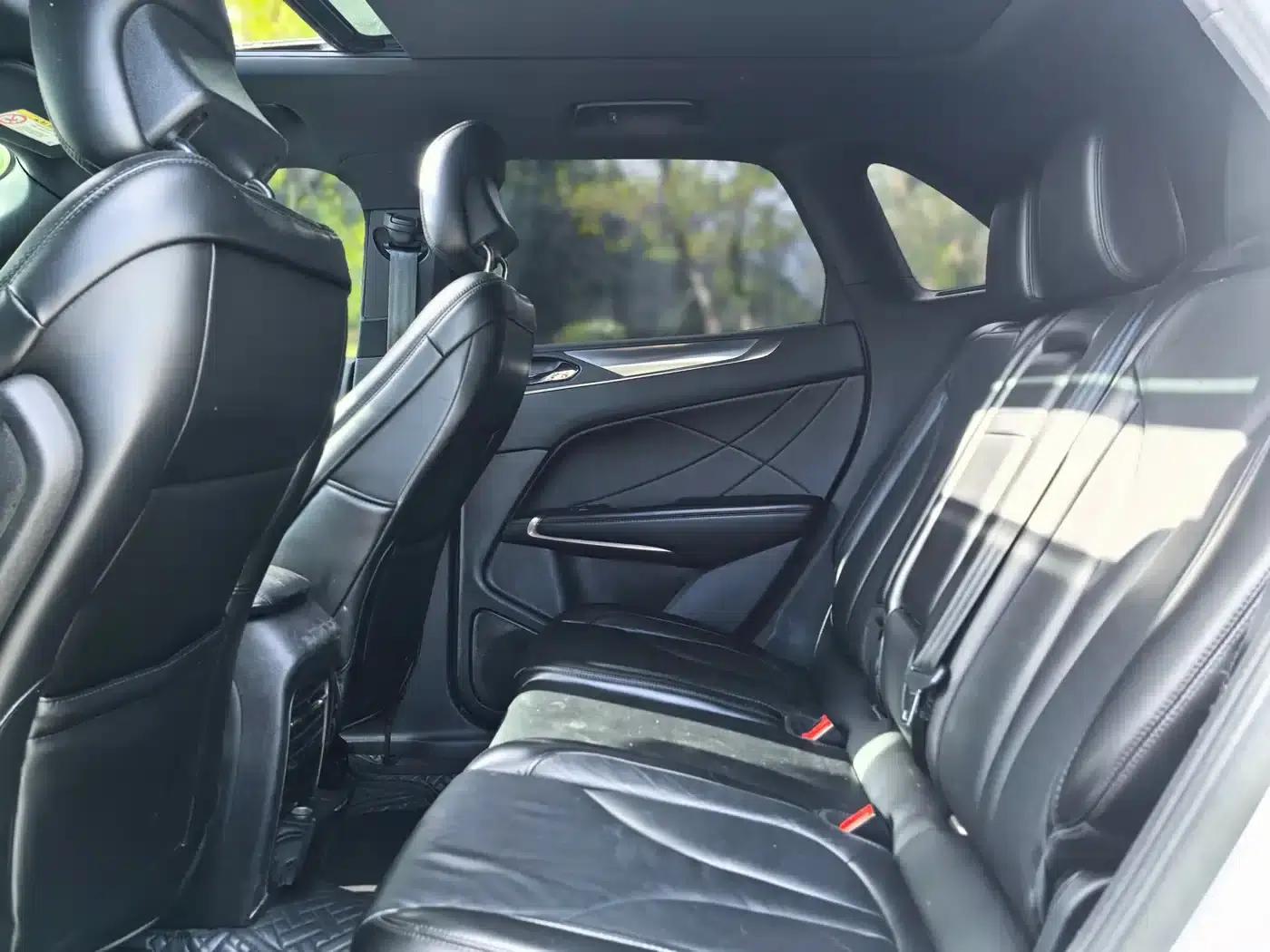 Lincoln MKC 2017 2.0T Two-Wheel Drive Premium Edition — миниатюра 9