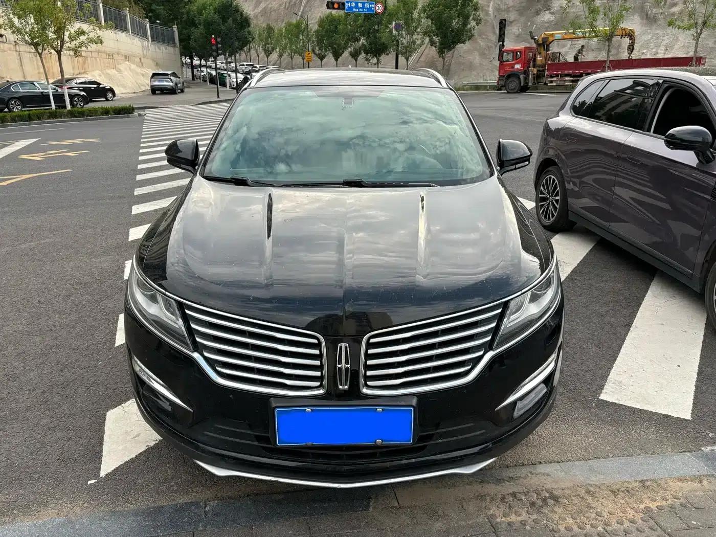 Lincoln MKC 2017 2.0T Two-Wheel Drive Premium Edition — миниатюра 2