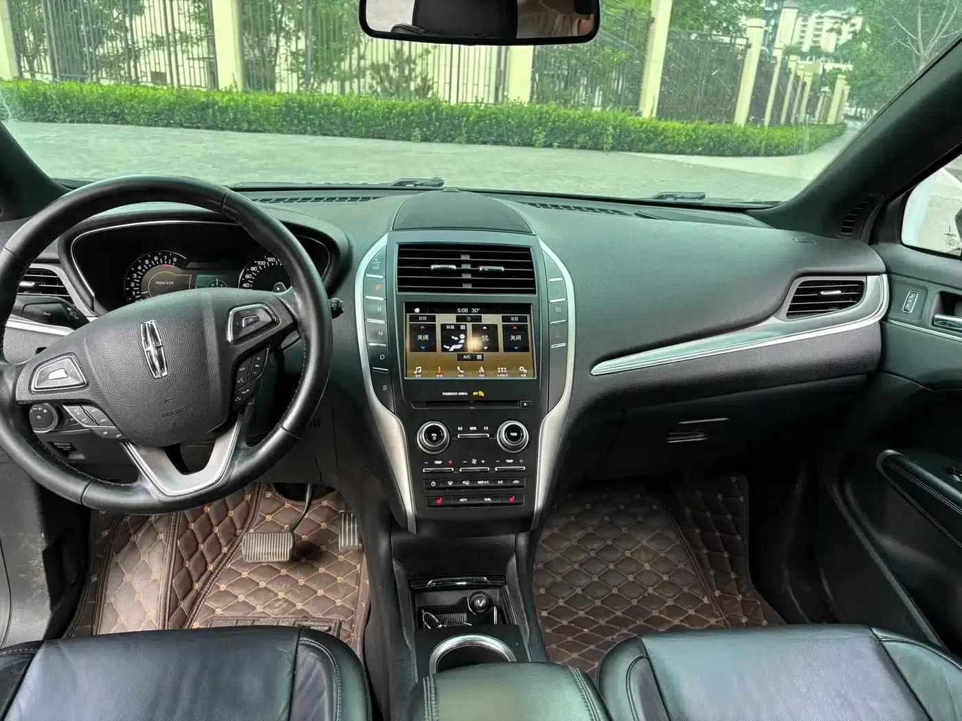 Lincoln MKC 2017 2.0T Two-Wheel Drive Premium Edition — миниатюра 5
