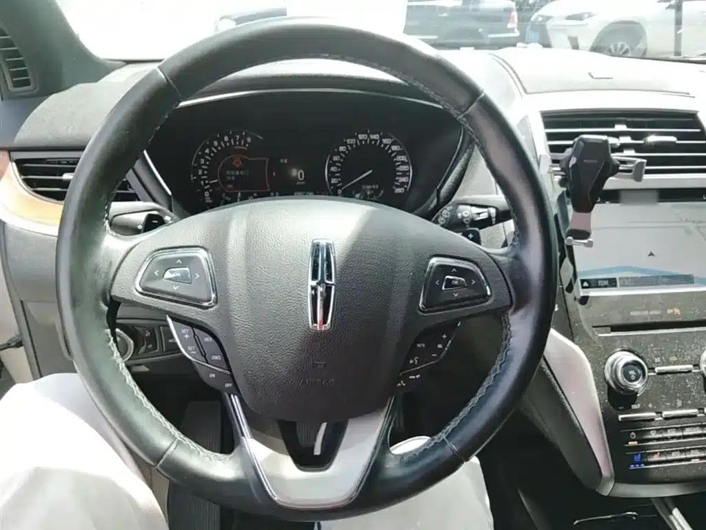 Lincoln MKC 2017 2.0T 2WD Premium Edition — миниатюра 11