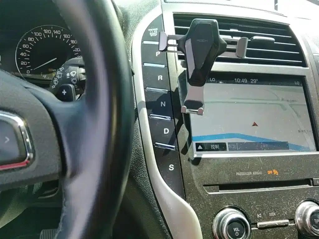 Lincoln MKC 2017 2.0T 2WD Premium Edition — миниатюра 14