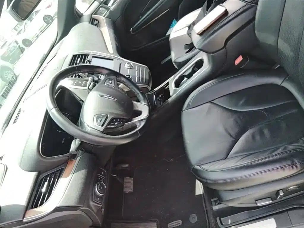 Lincoln MKC 2017 2.0T 2WD Premium Edition — миниатюра 15