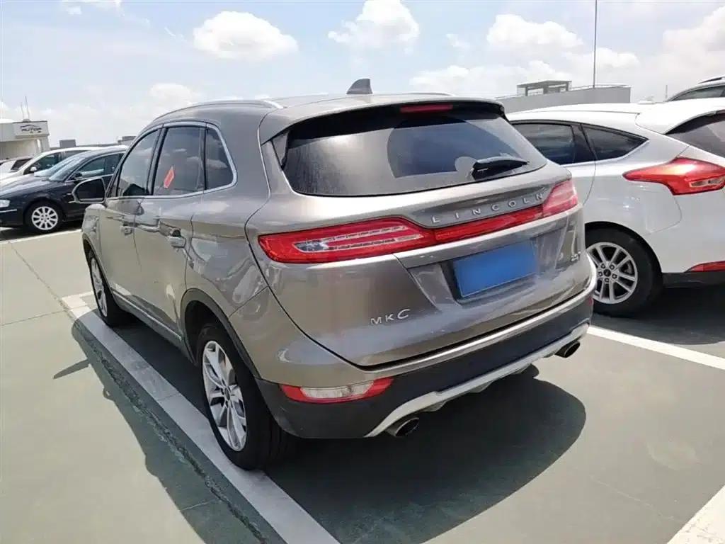 Lincoln MKC 2017 2.0T 2WD Premium Edition — миниатюра 5