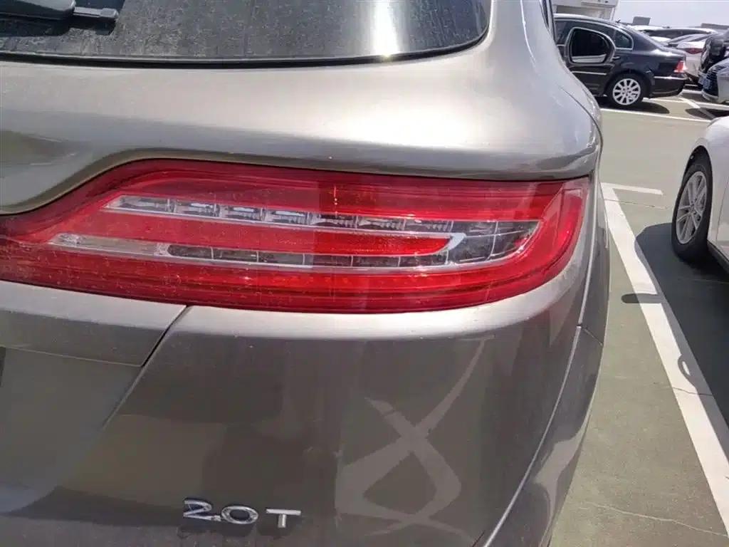 Lincoln MKC 2017 2.0T 2WD Premium Edition — миниатюра 8