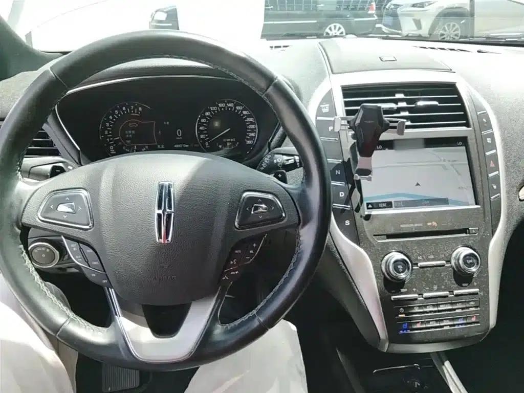 Lincoln MKC 2017 2.0T 2WD Premium Edition — миниатюра 10