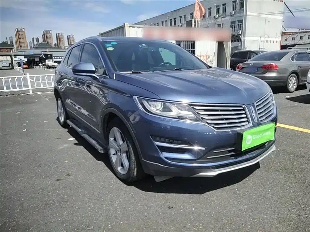 Lincoln MKC 2017 2.0T Two-Wheel Drive Premium Edition — миниатюра 3