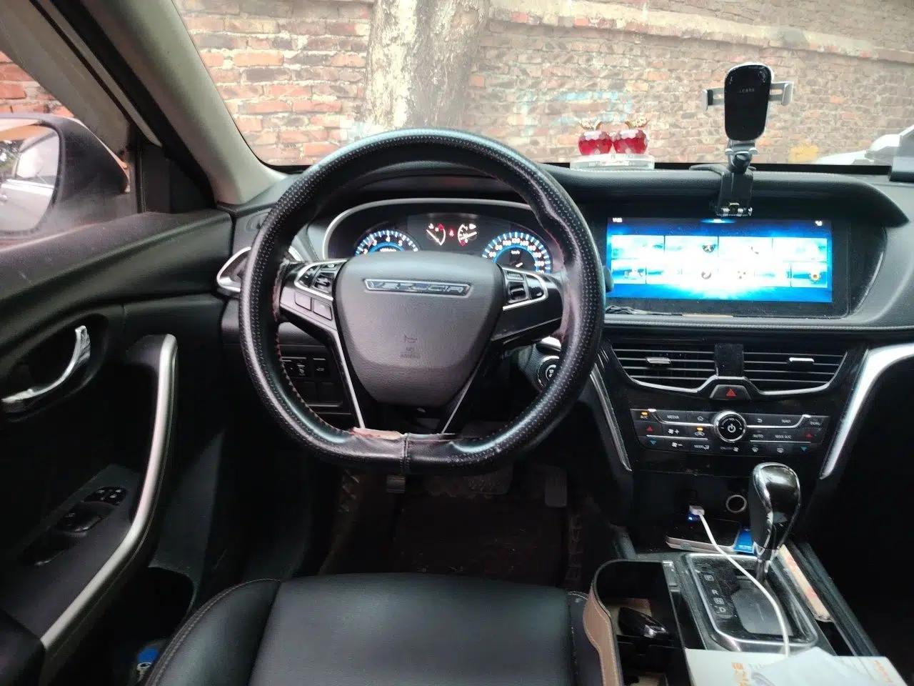 Venucia T90 2018 2.0L CVT Smart Connect Luxury Edition China V Standard — миниатюра 11