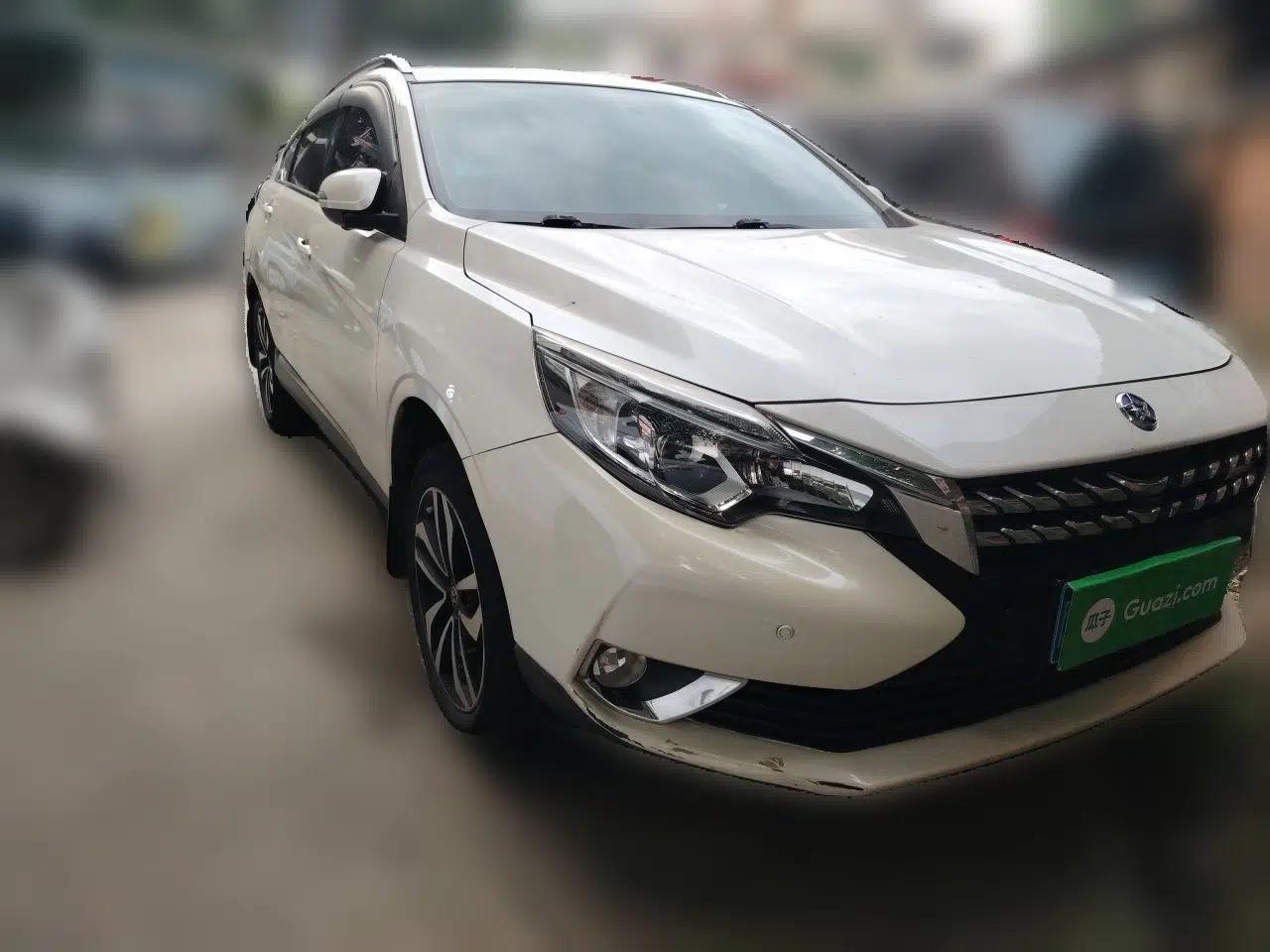 Venucia T90 2018 2.0L CVT Smart Connect Luxury Edition China V Standard — миниатюра 3