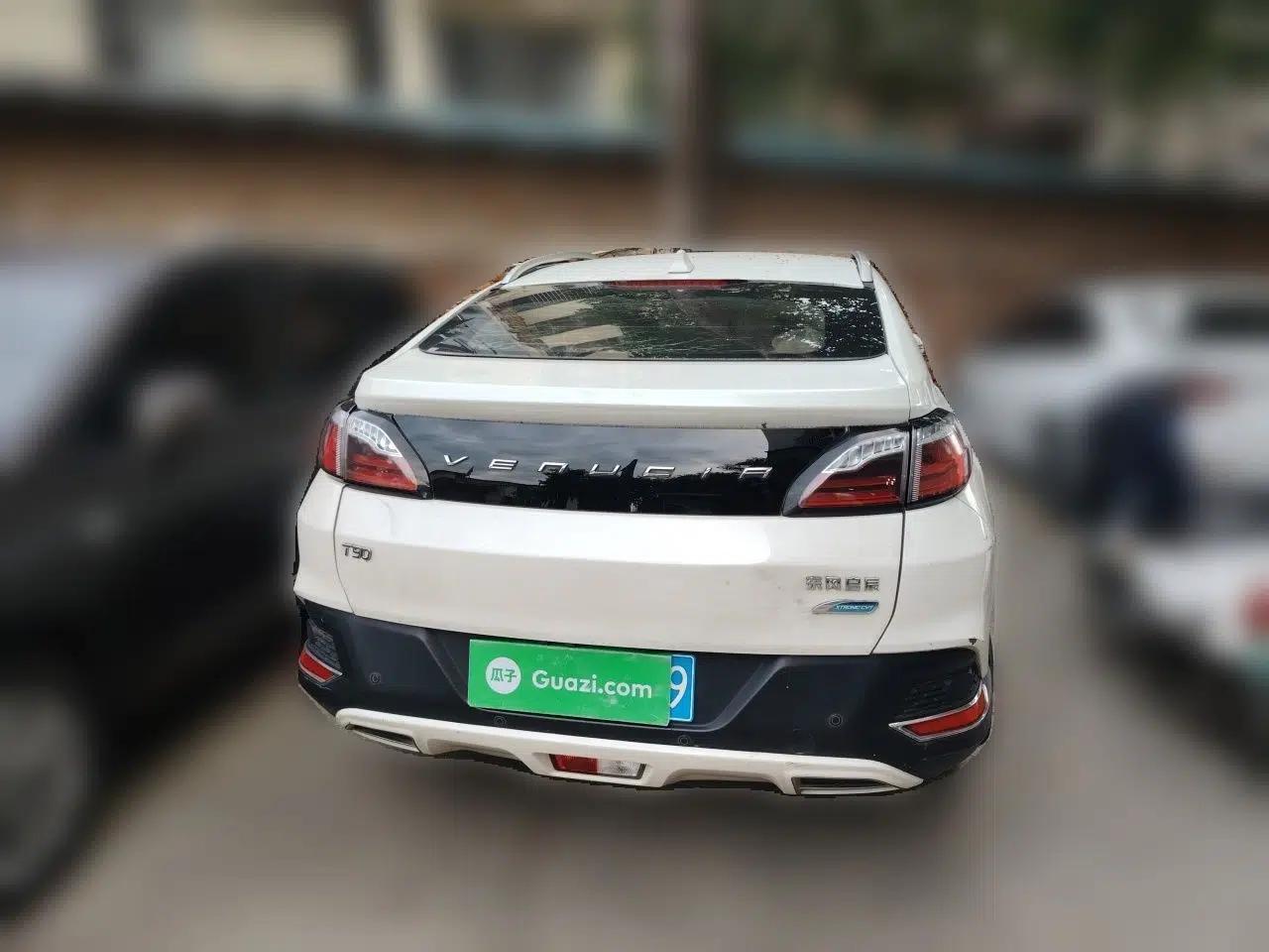 Venucia T90 2018 2.0L CVT Smart Connect Luxury Edition China V Standard — миниатюра 5