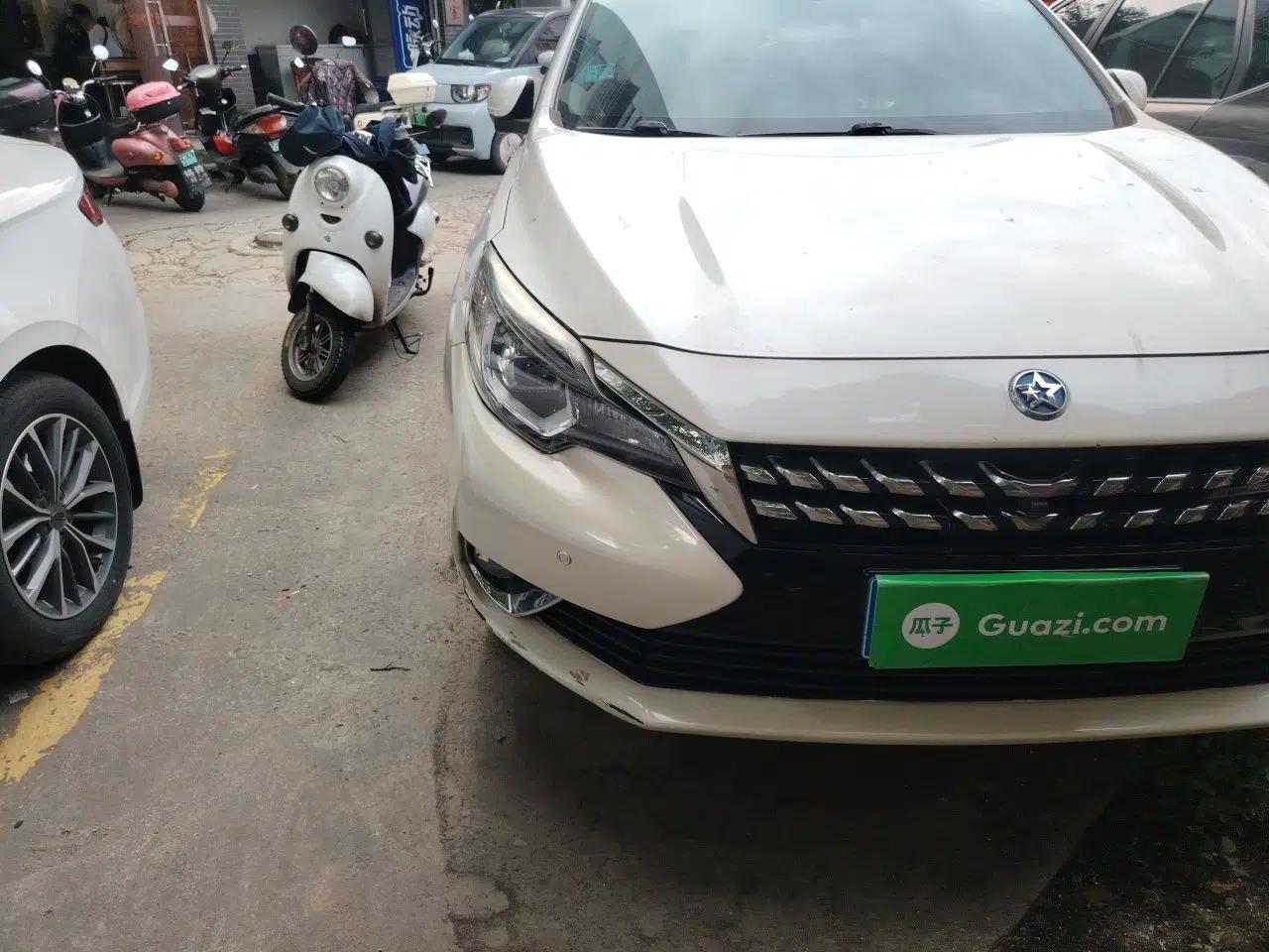 Venucia T90 2018 2.0L CVT Smart Connect Luxury Edition China V Standard — миниатюра 7