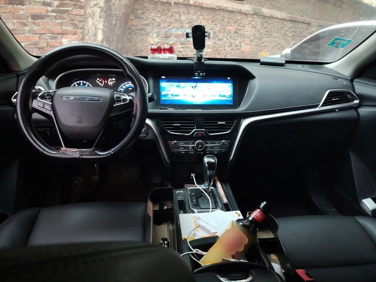 Venucia T90 2018 2.0L CVT Smart Connect Luxury Edition China V Standard — миниатюра 10