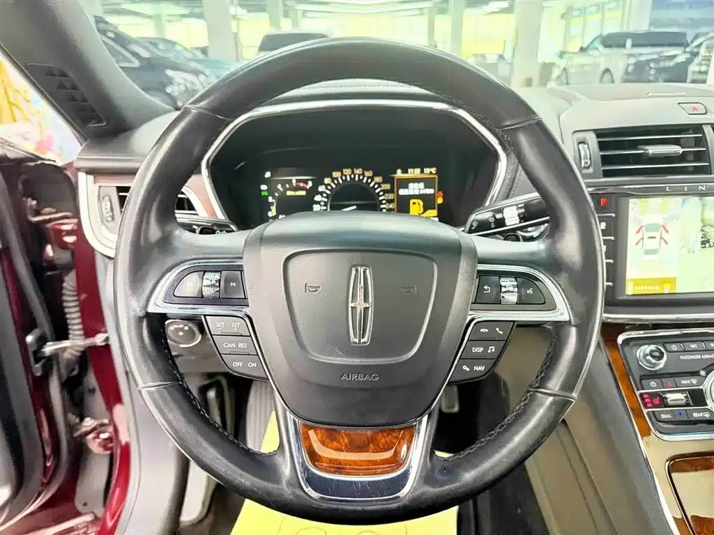 Lincoln Continental 2018 2.0T Two-Wheel Drive Premium Edition — миниатюра 9