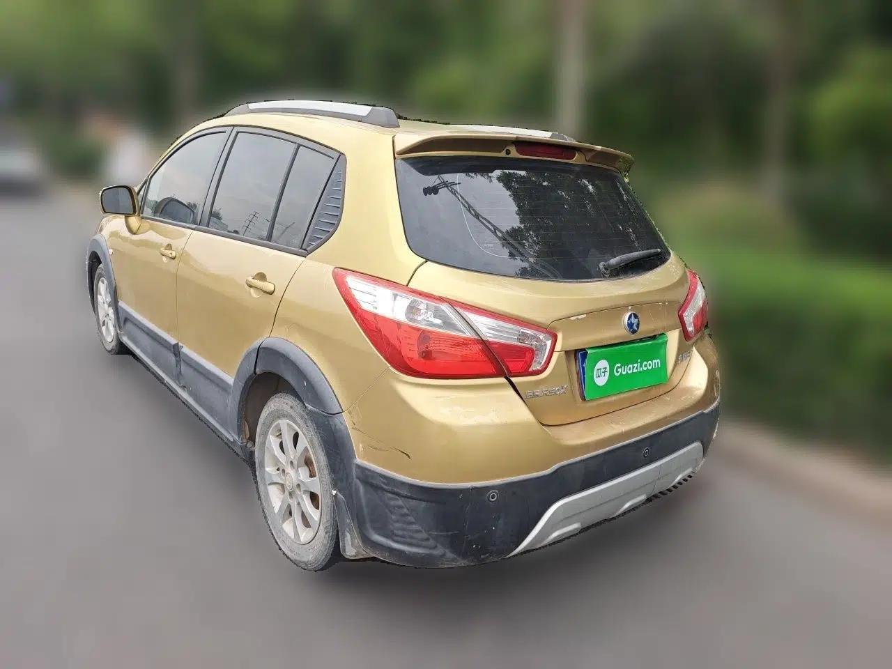 Venucia R50X 2013 1.6L Manual Model — миниатюра 4