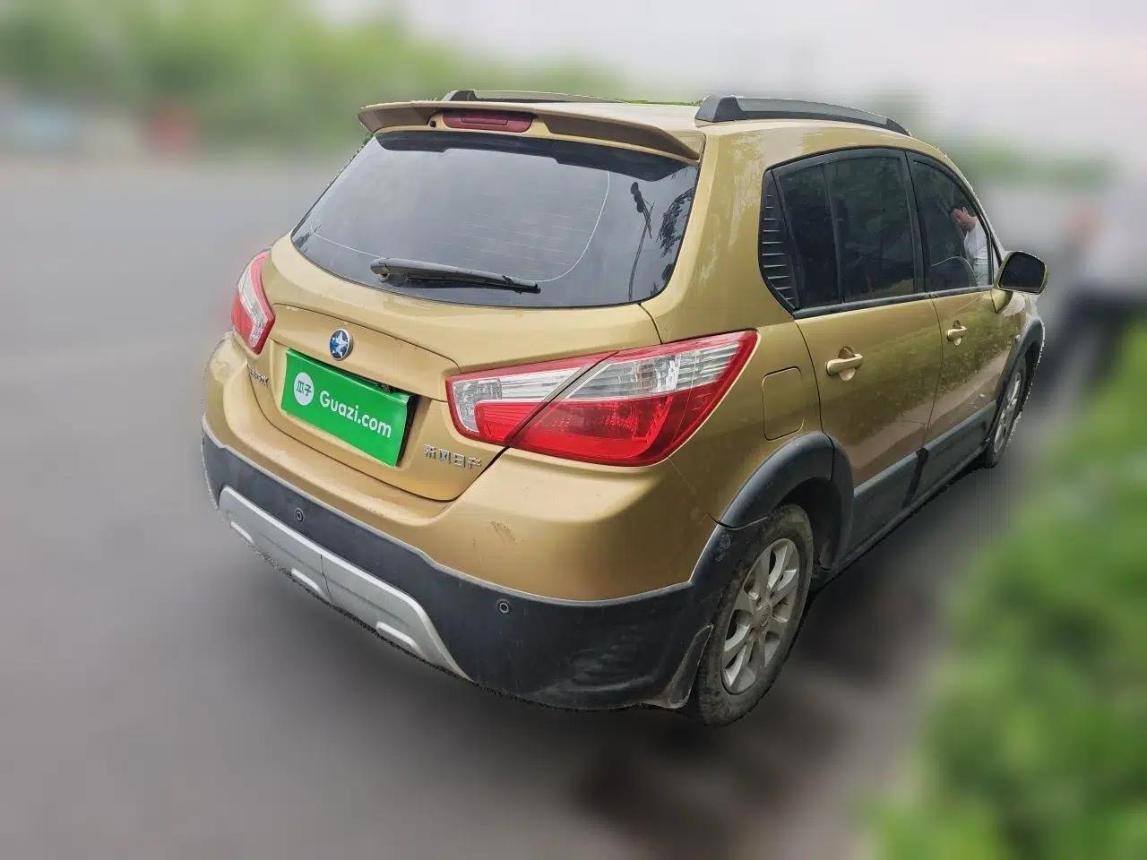 Venucia R50X 2013 1.6L Manual Model — миниатюра 6